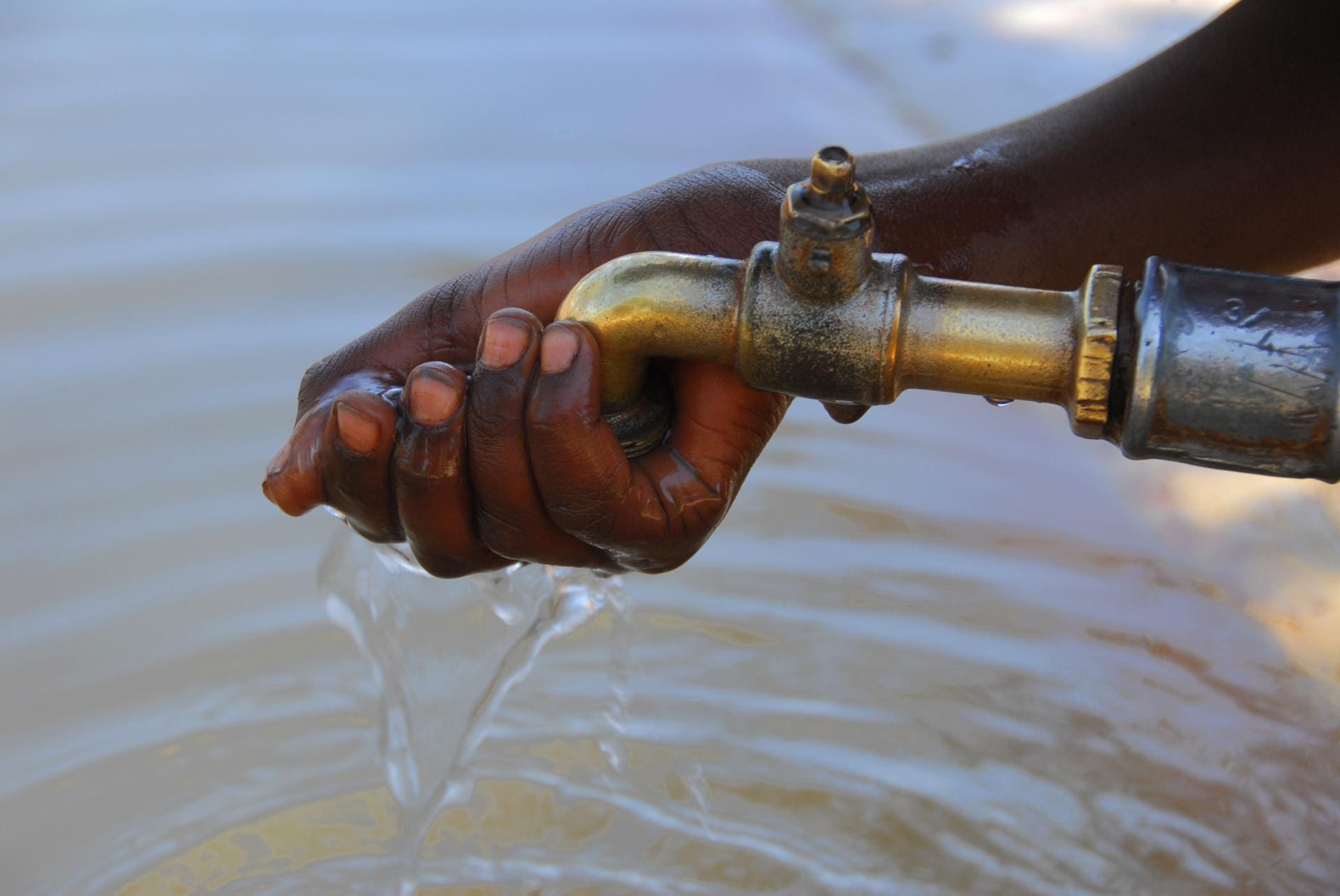 Groundwater in Africa's borderlands